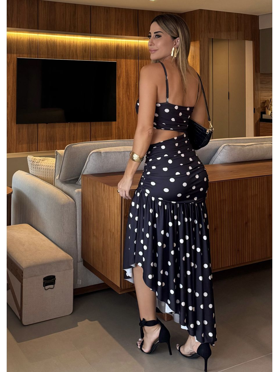 Vestido Poá com recortes 