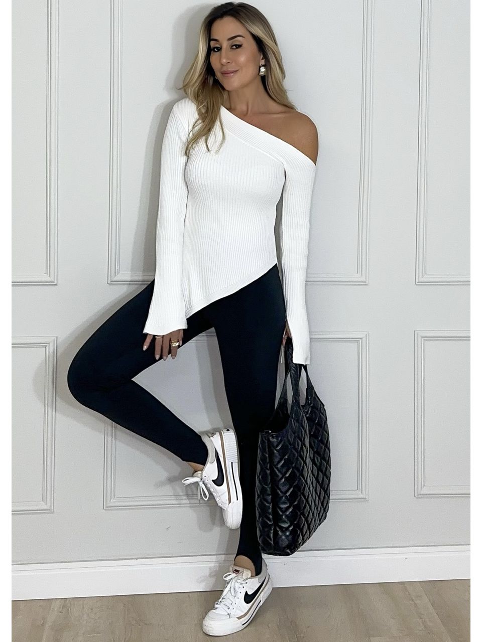 Blusa Tricot Assimétrica 