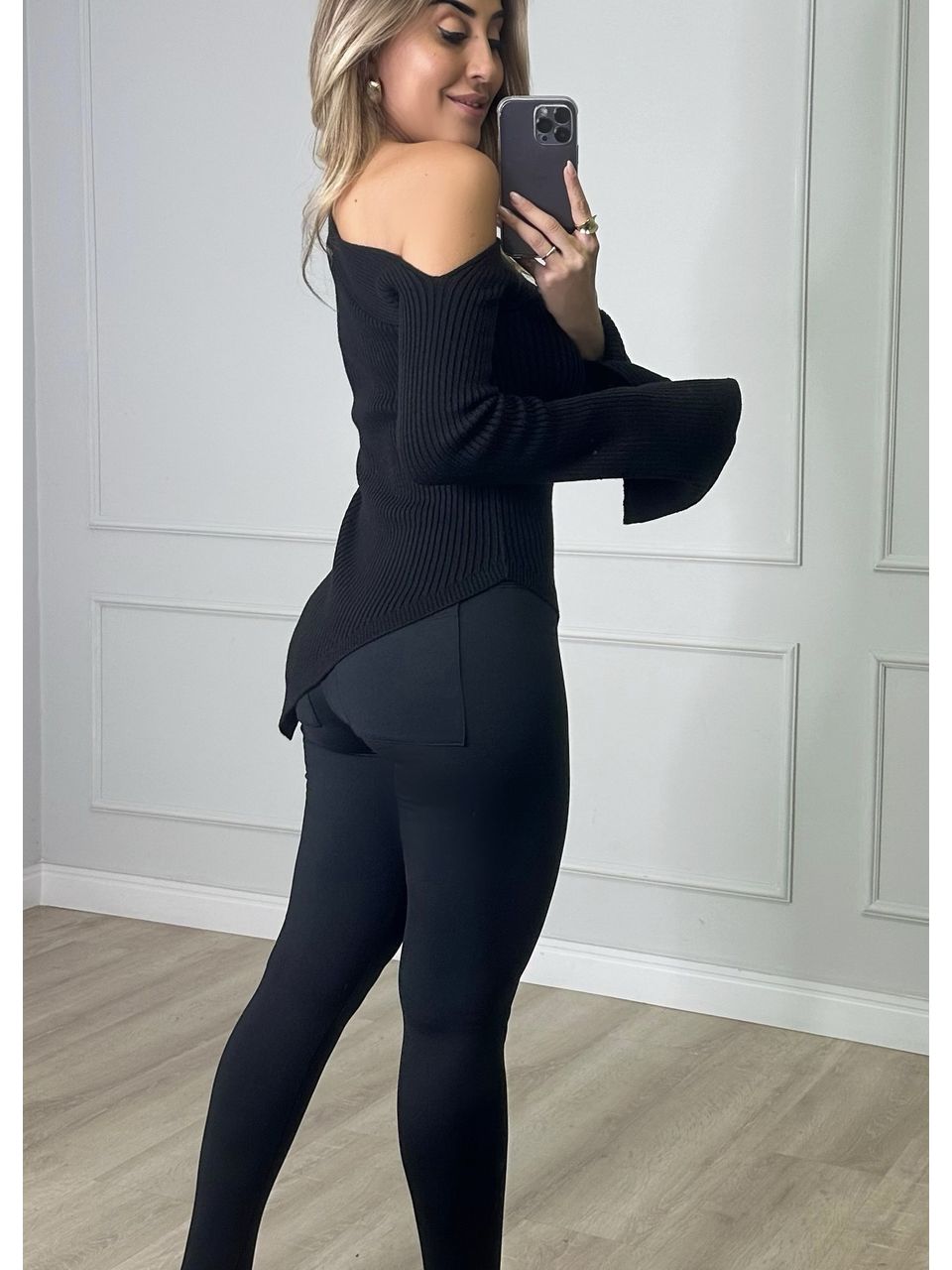 Blusa Tricot Assimétrica