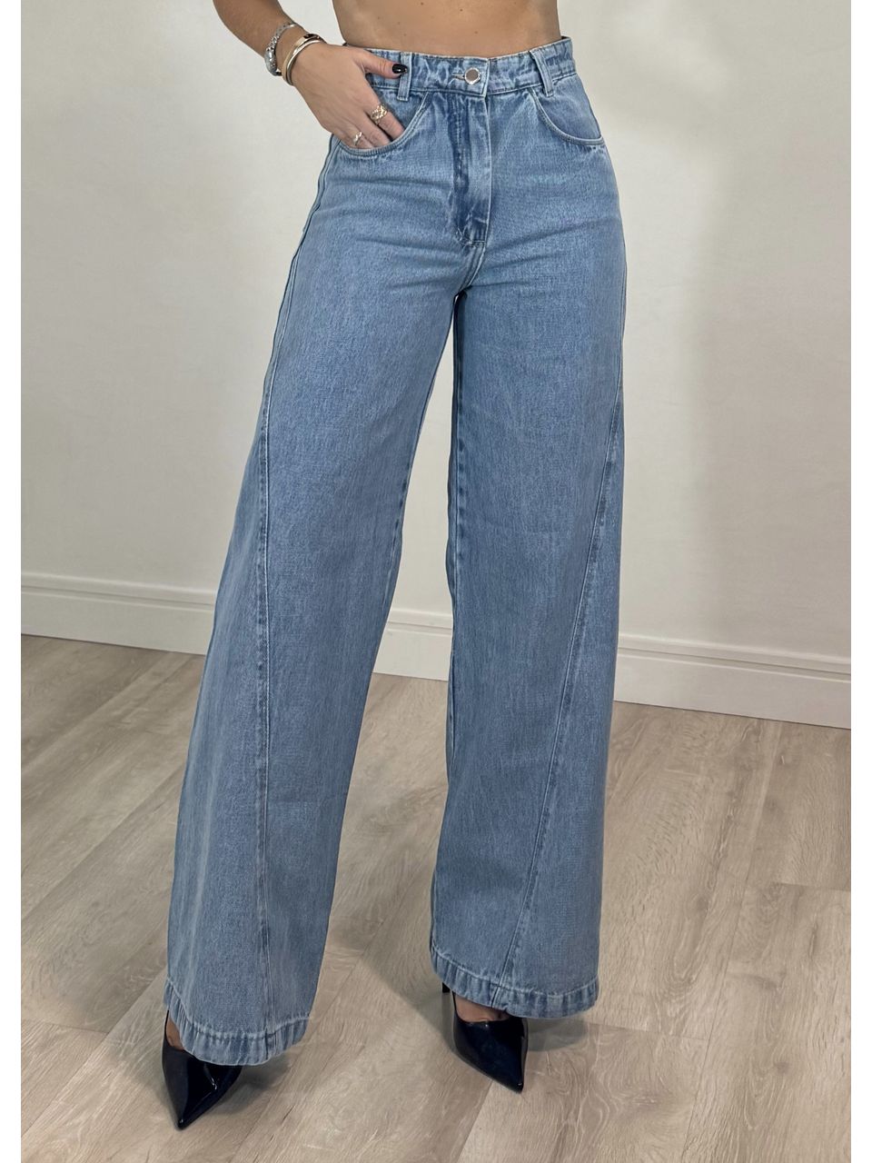 Calça Jeans Wide Leg Recortes