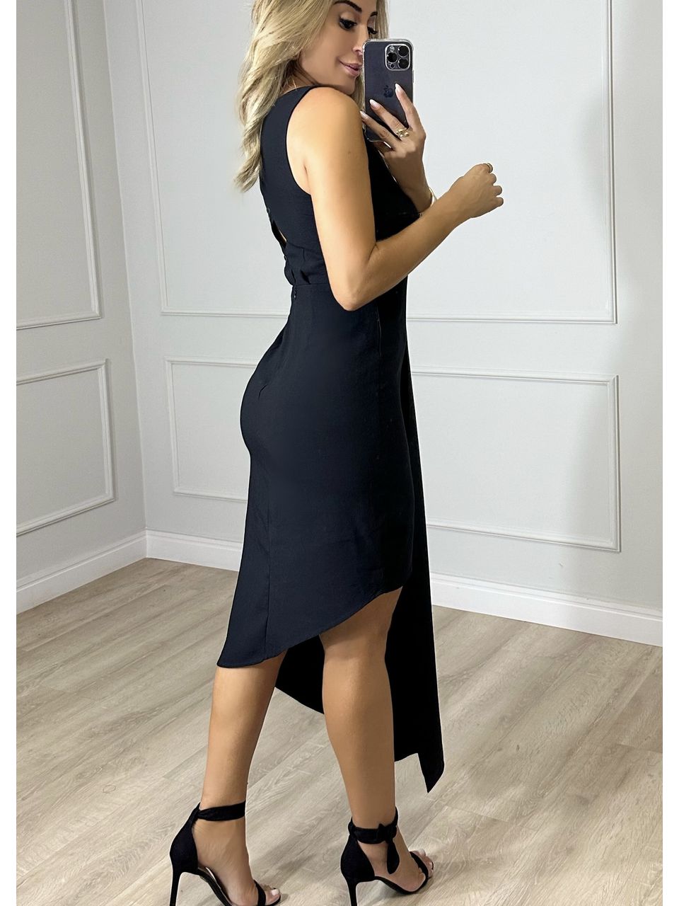 Vestido Assimétrico Virgínia
