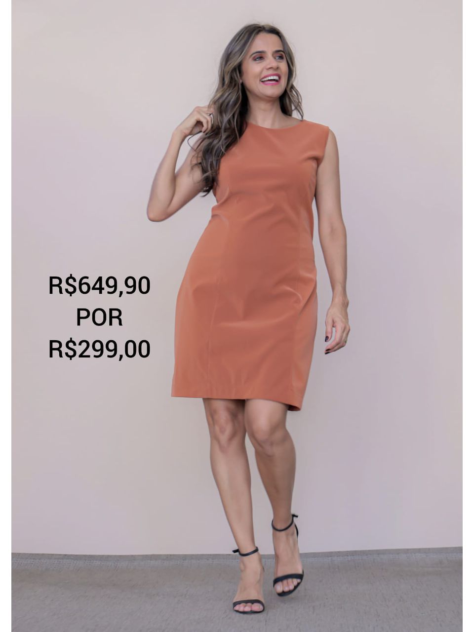 vestido courino MARROM