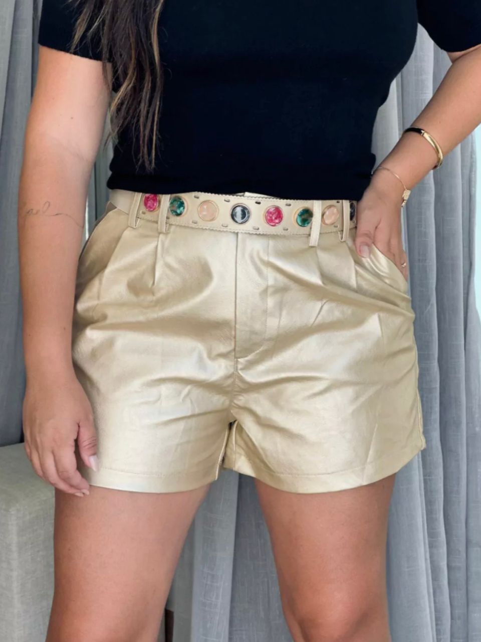 Short Metalizado Dourado Com Cinto - TS Moda Feminina