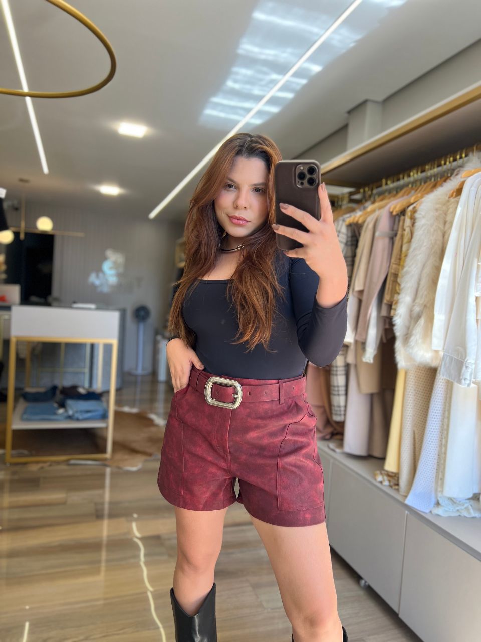 Short Couro Samia Marsala - TS Moda Feminina