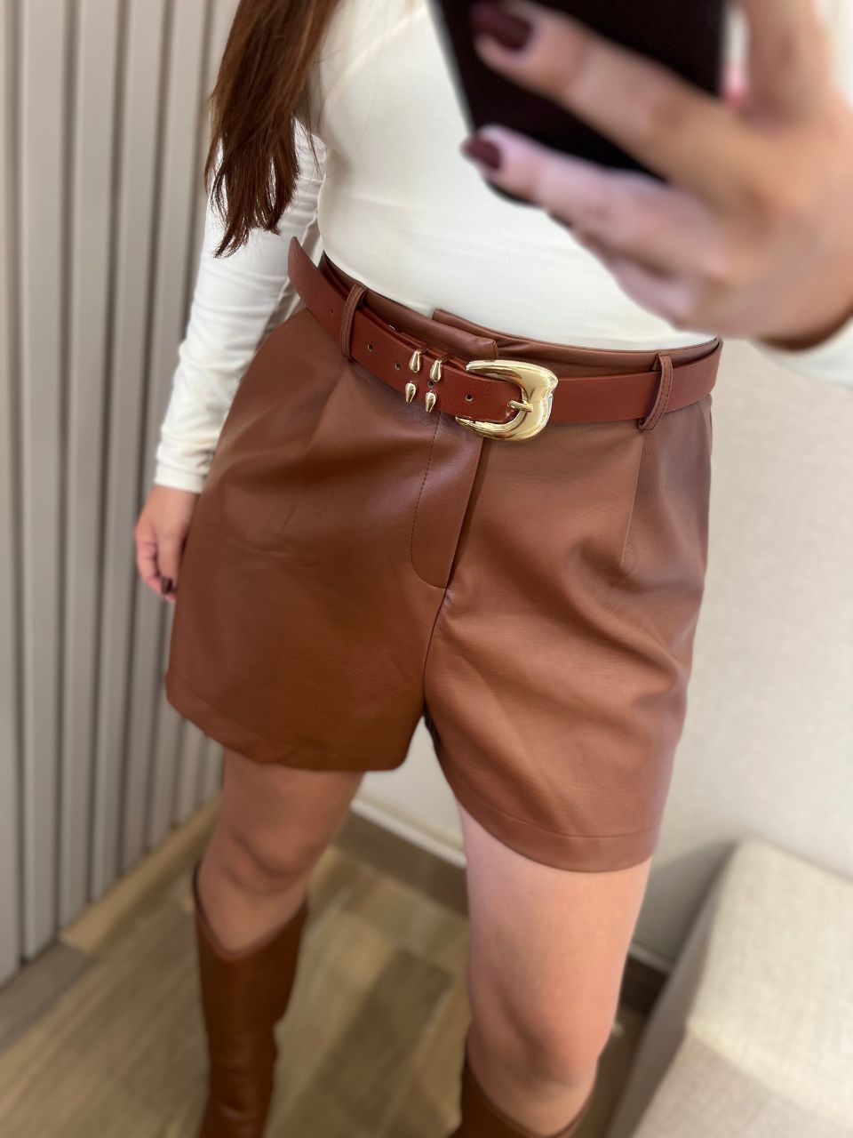 Short Couro Yasmin Caramelo - TS Moda Feminina