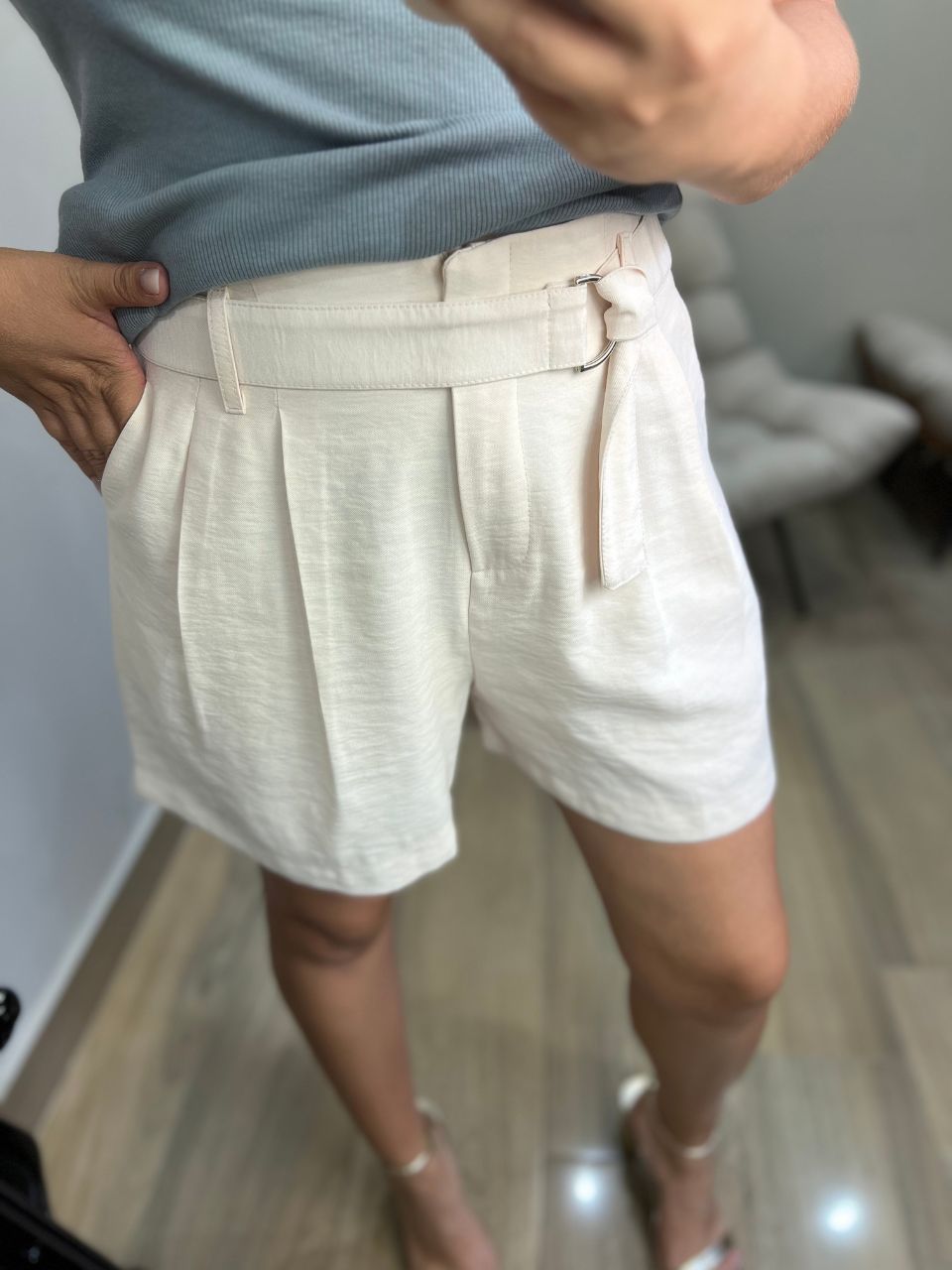 Short Helo Com Cinto Creme - TS Moda Feminina