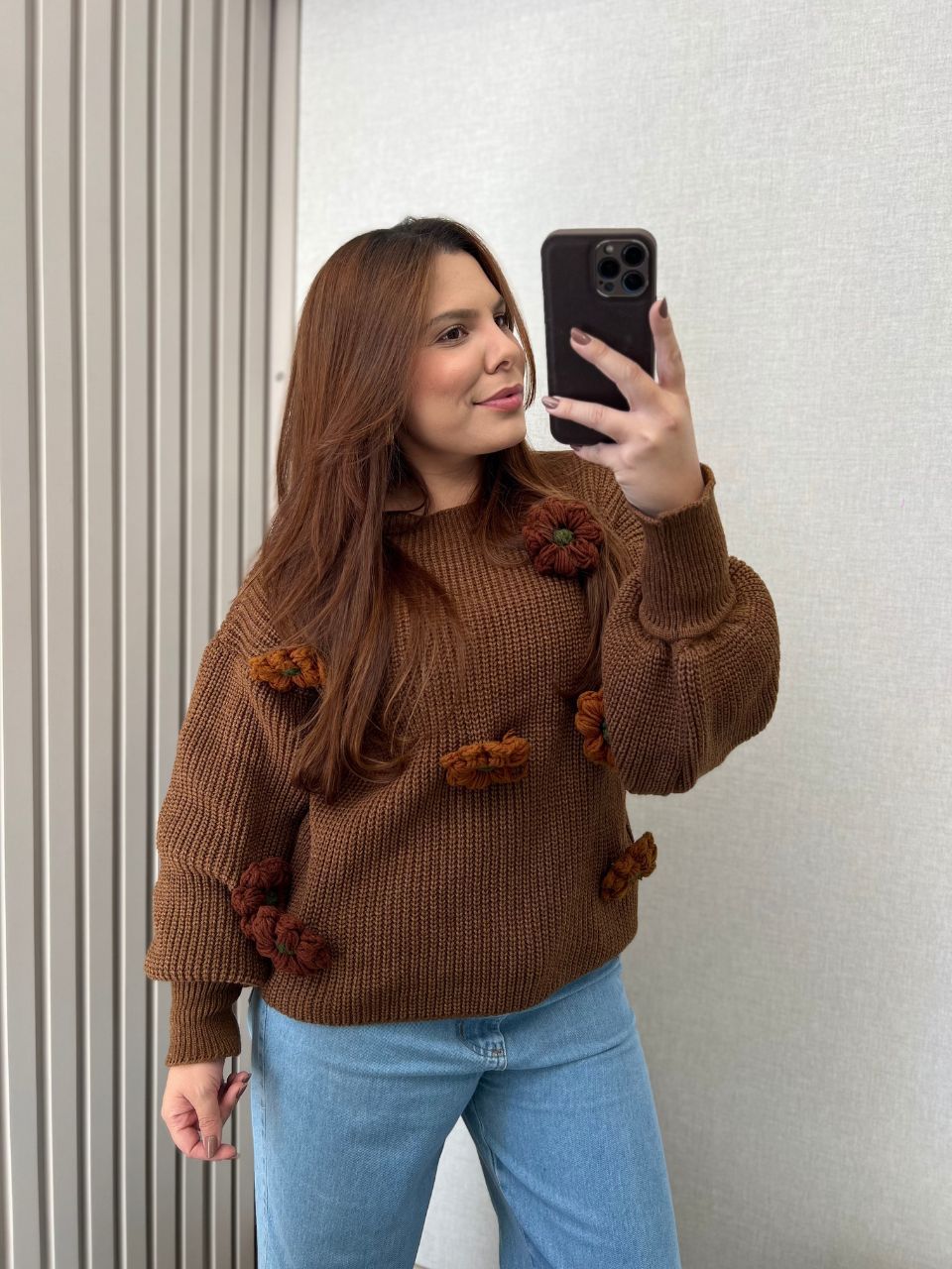 Tricot Com Aplicação Em Flor Marrom - TS Moda Feminina