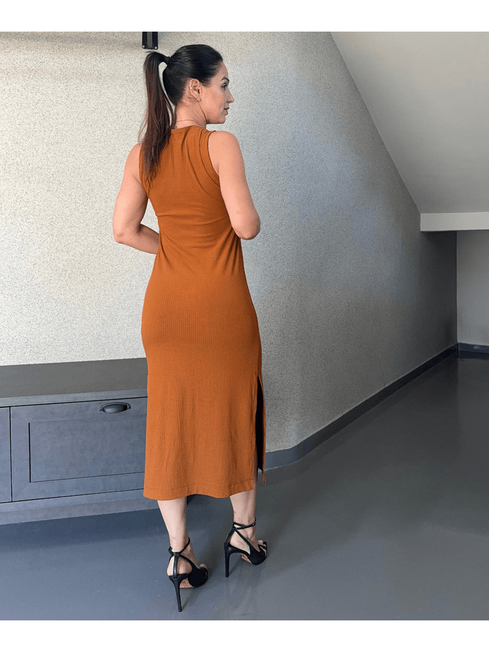 Vestido Midi Tassi Canelado Avelã