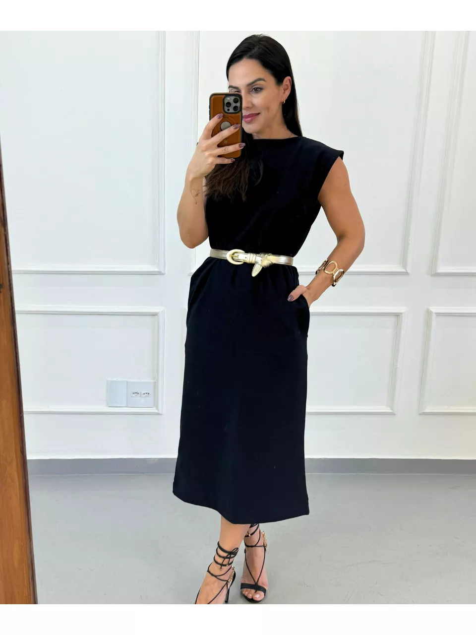 Vestido Midi Moletinho Marry Preto - Arpaia
