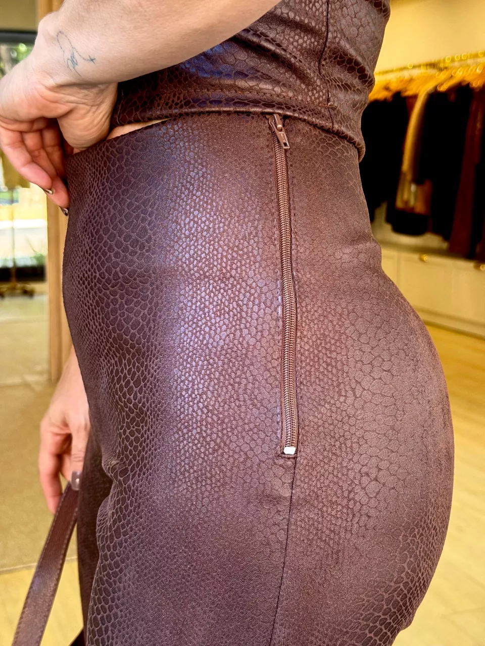 Calça Skinny Suede Animale Marrom