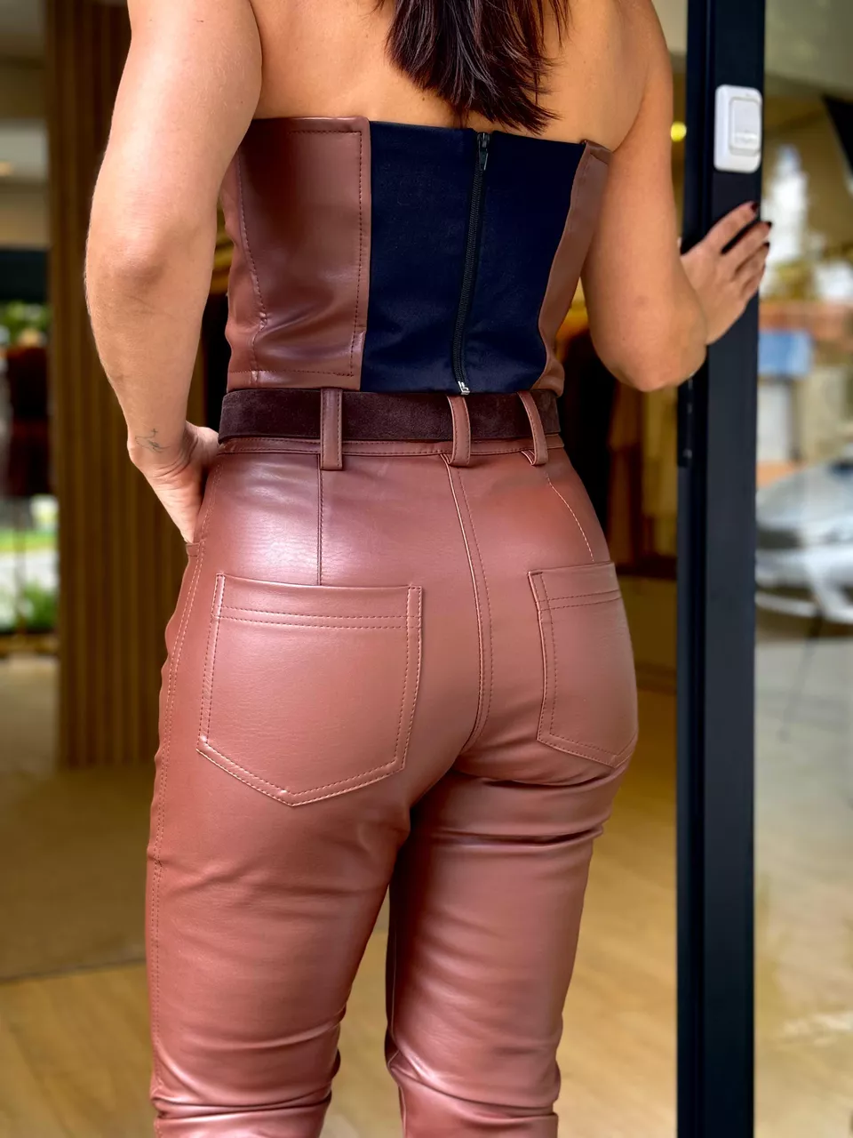 Calça Courino Marrom Londres