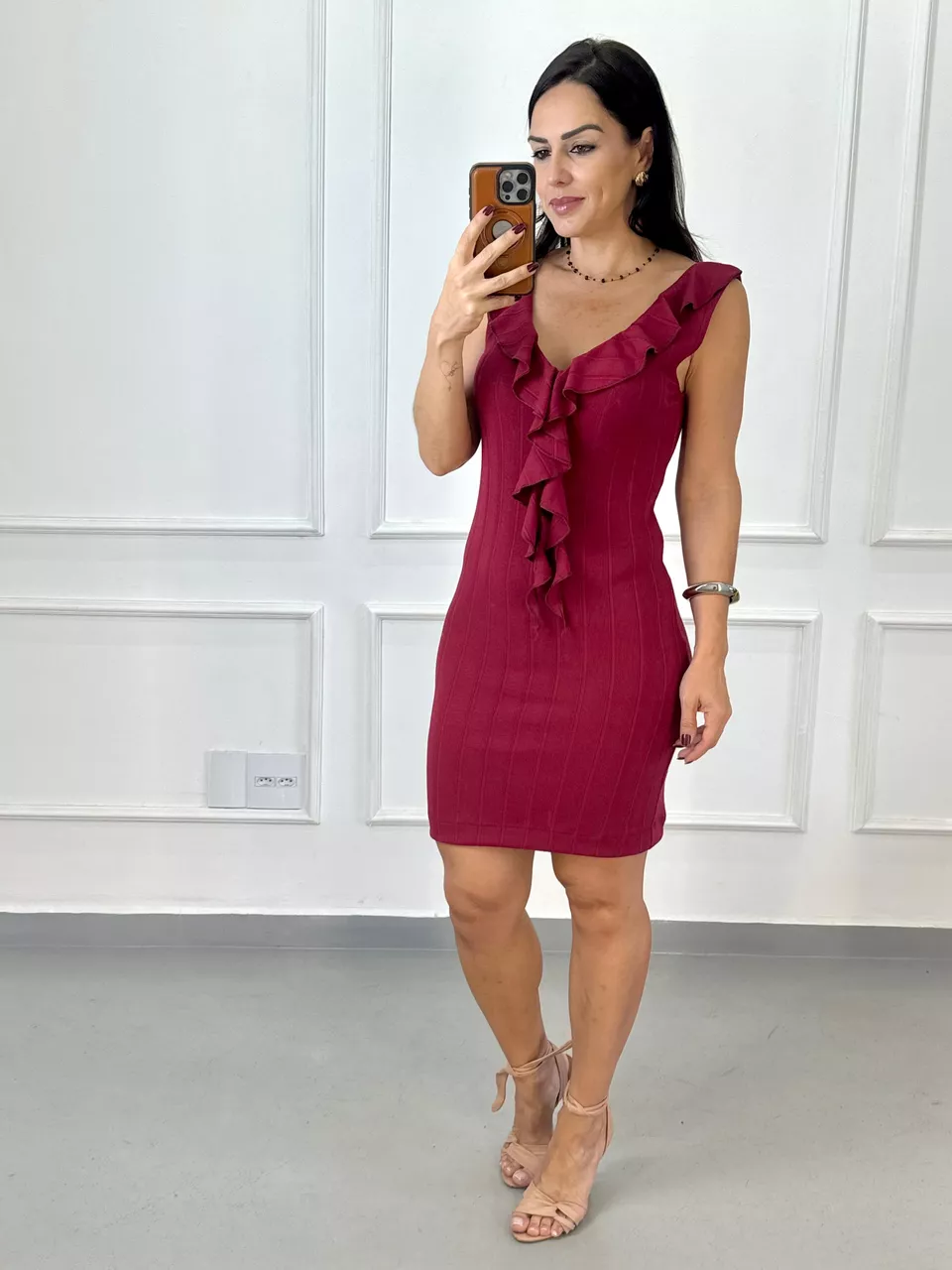 Vestido Curto Babados Antonella Cabernet