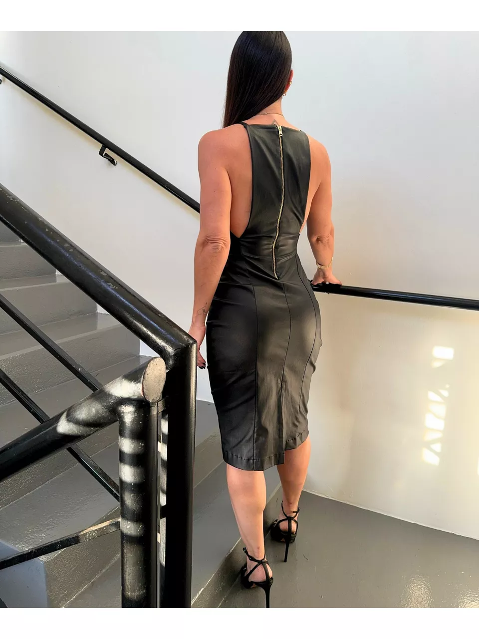 ESGOTADO | Vestido Genebra Resinado Preto