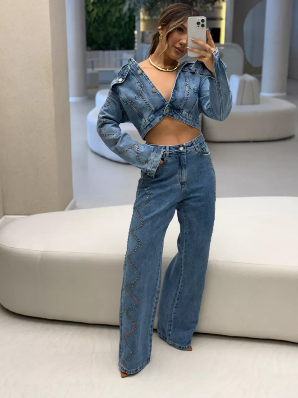 CALÇA EDILENE APLICAÇÕES JEANS MÉDIO
