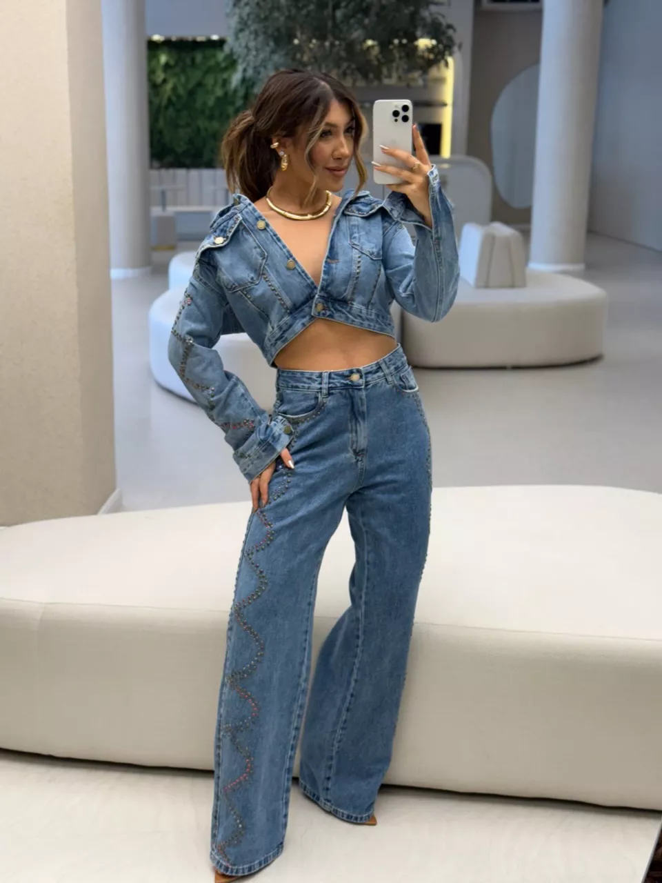 CALÇA EDILENE APLICAÇÕES JEANS MÉDIO