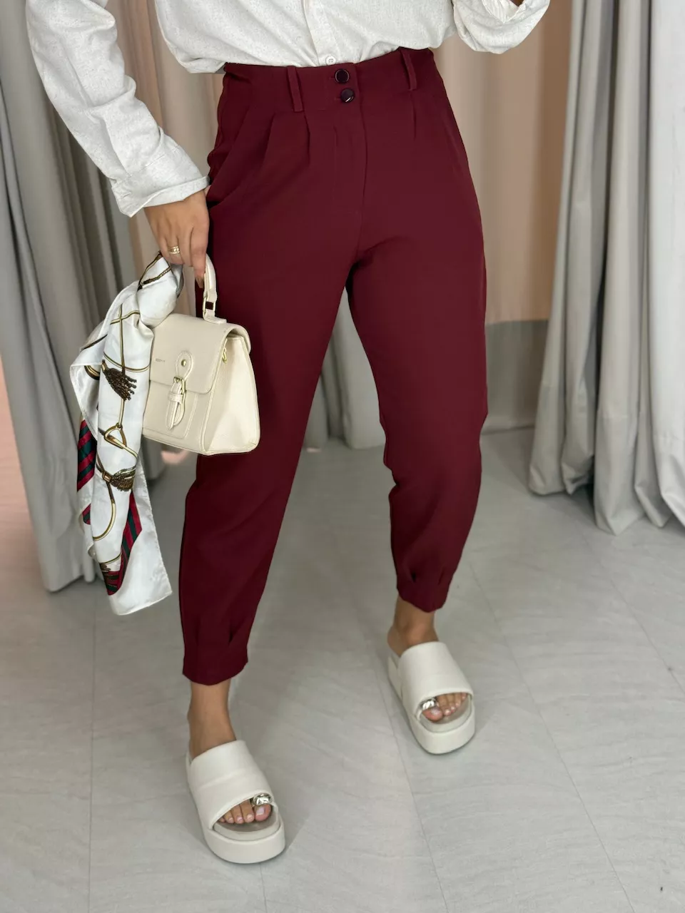 CALÇA SANDRA CENOURA VINHO - 0063900168 - CAROLLA FERRARO