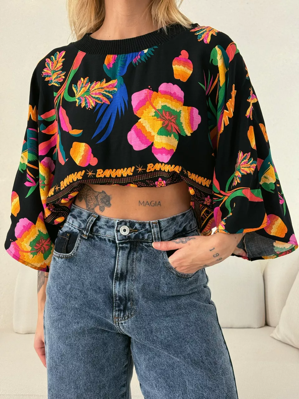CROPPED FLORA ESTAMPADO PRETO