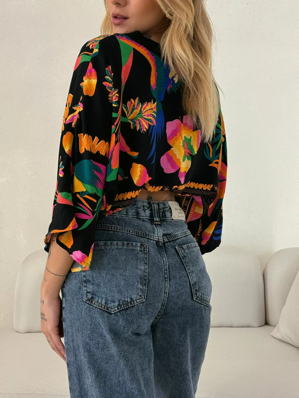 CROPPED FLORA ESTAMPADO PRETO