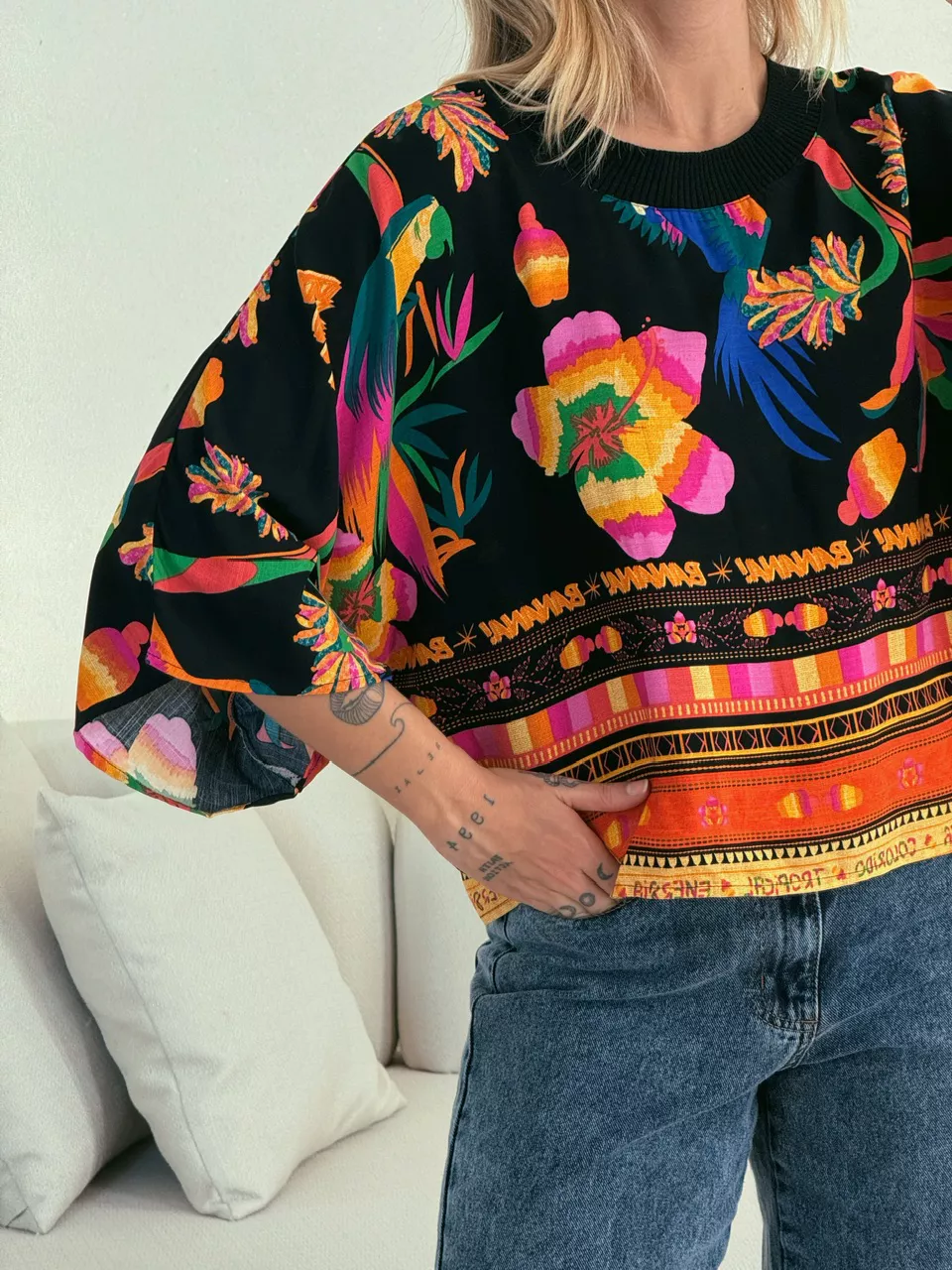 CROPPED FLORA ESTAMPADO PRETO