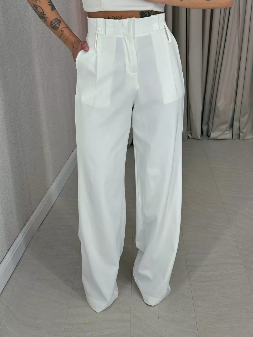 CALÇA PATRÍCIA PANTALONA OFF - 0054880048 - CAROLLA FERRARO