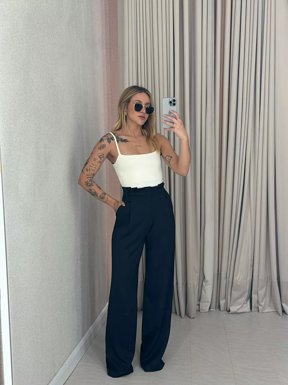 CALÇA PATRÍCIA PANTALONA PRETA - 0054880033 - CAROLLA FERRARO