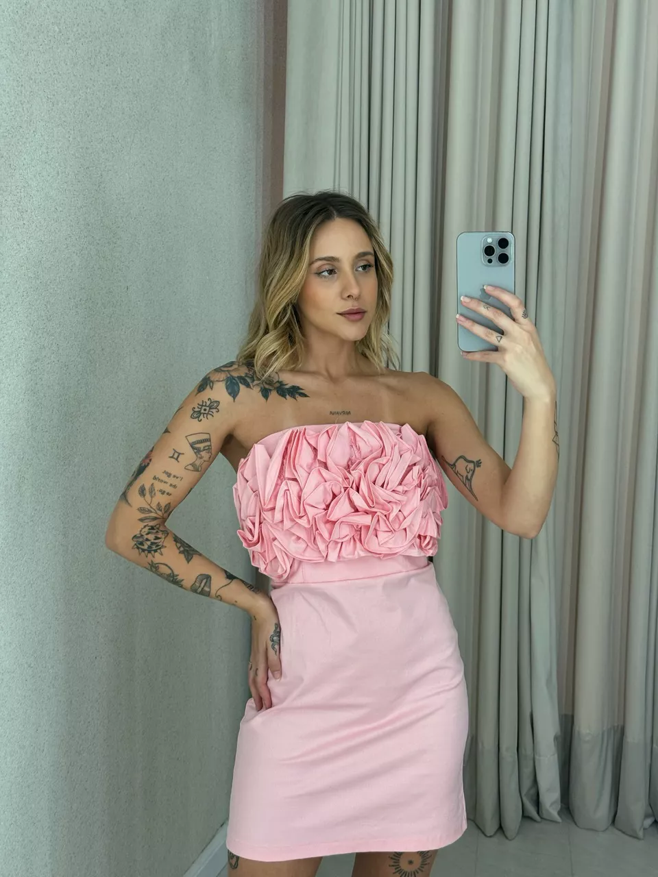VESTIDO LAIANE CURTO BABADO ROSA - 0056930031 - CAROLLA FERRARO