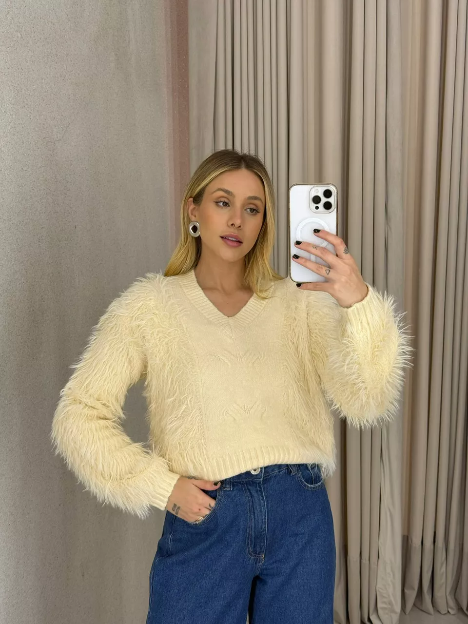 BLUSA BELINDA PELINHOS AREIA - 0065280110 - CAROLLA FERRARO