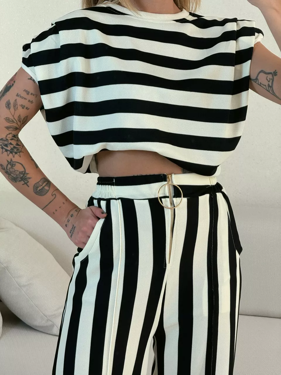 BLUSA LUNA LISTRAS Preta