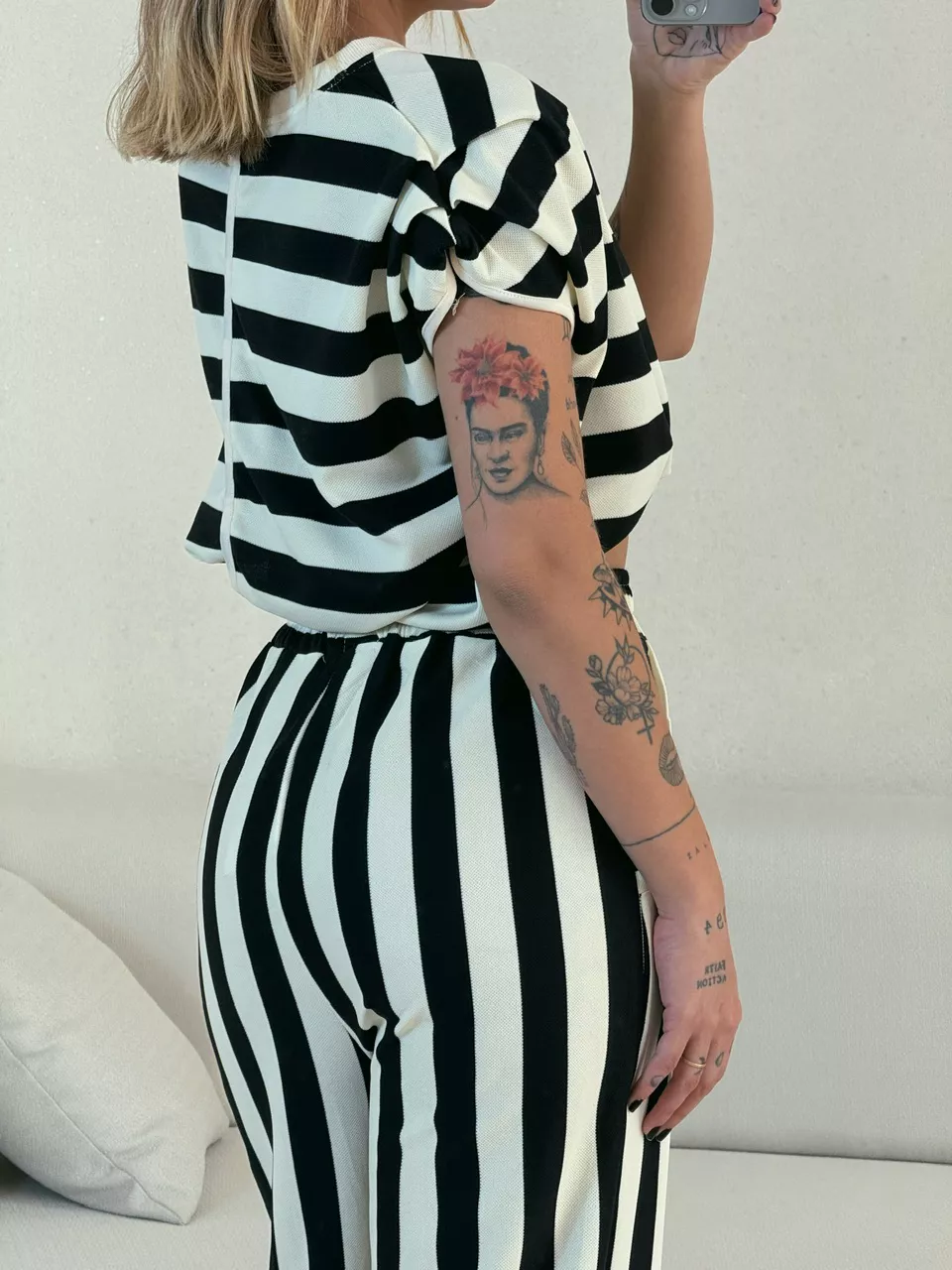 BLUSA LUNA LISTRAS Preta