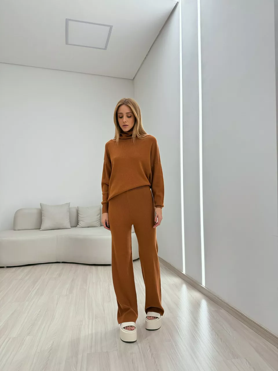 CONJUNTO MODAL GOLA ALTA CARAMELO - 0050650095 - CAROLLA FERRARO