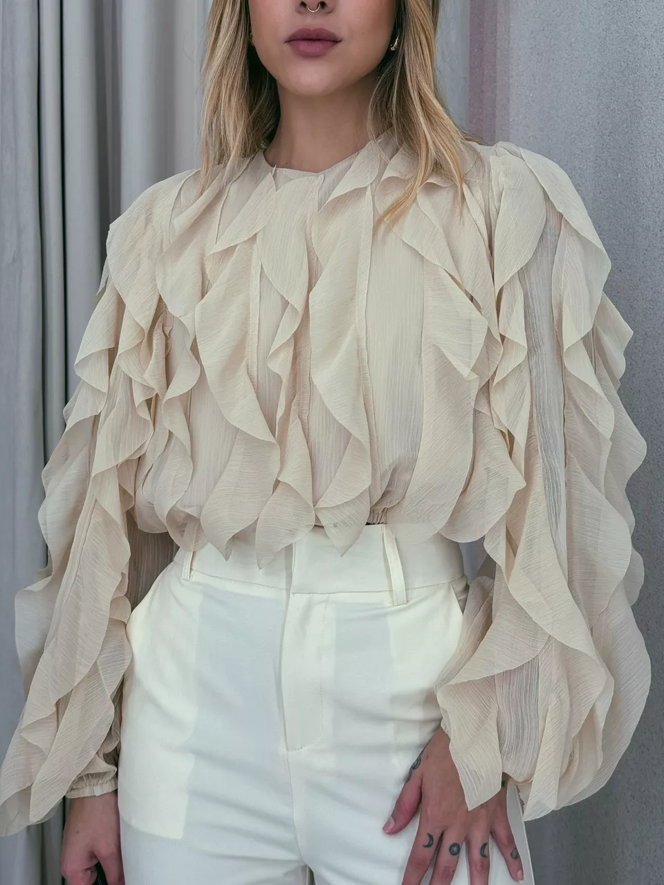 BLUSA FLÁVIA BABADO VERTICAL Nude