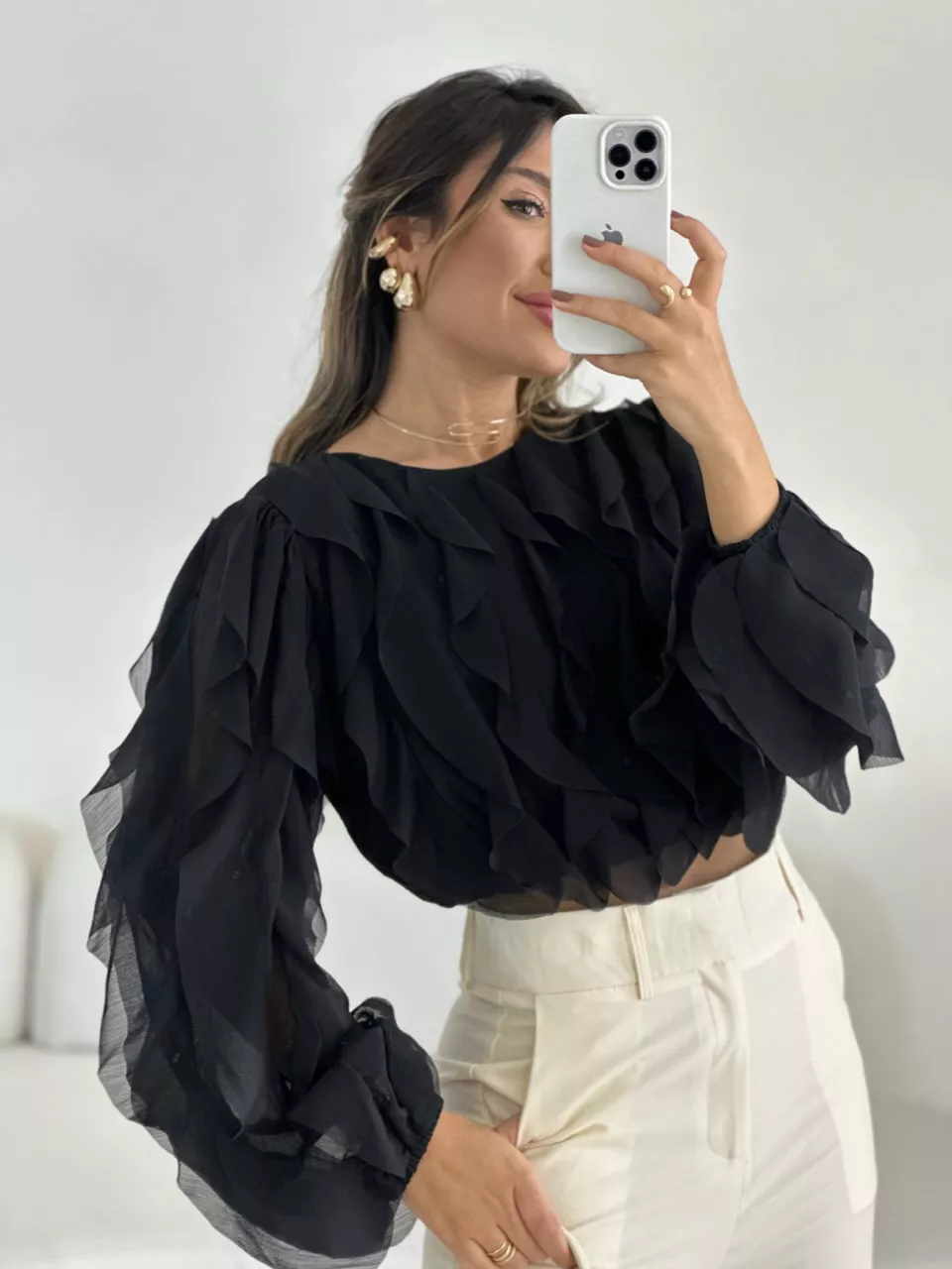 BLUSA FLÁVIA BABADO VERTICAL PRETO - 0055050033 - CAROLLA FERRARO