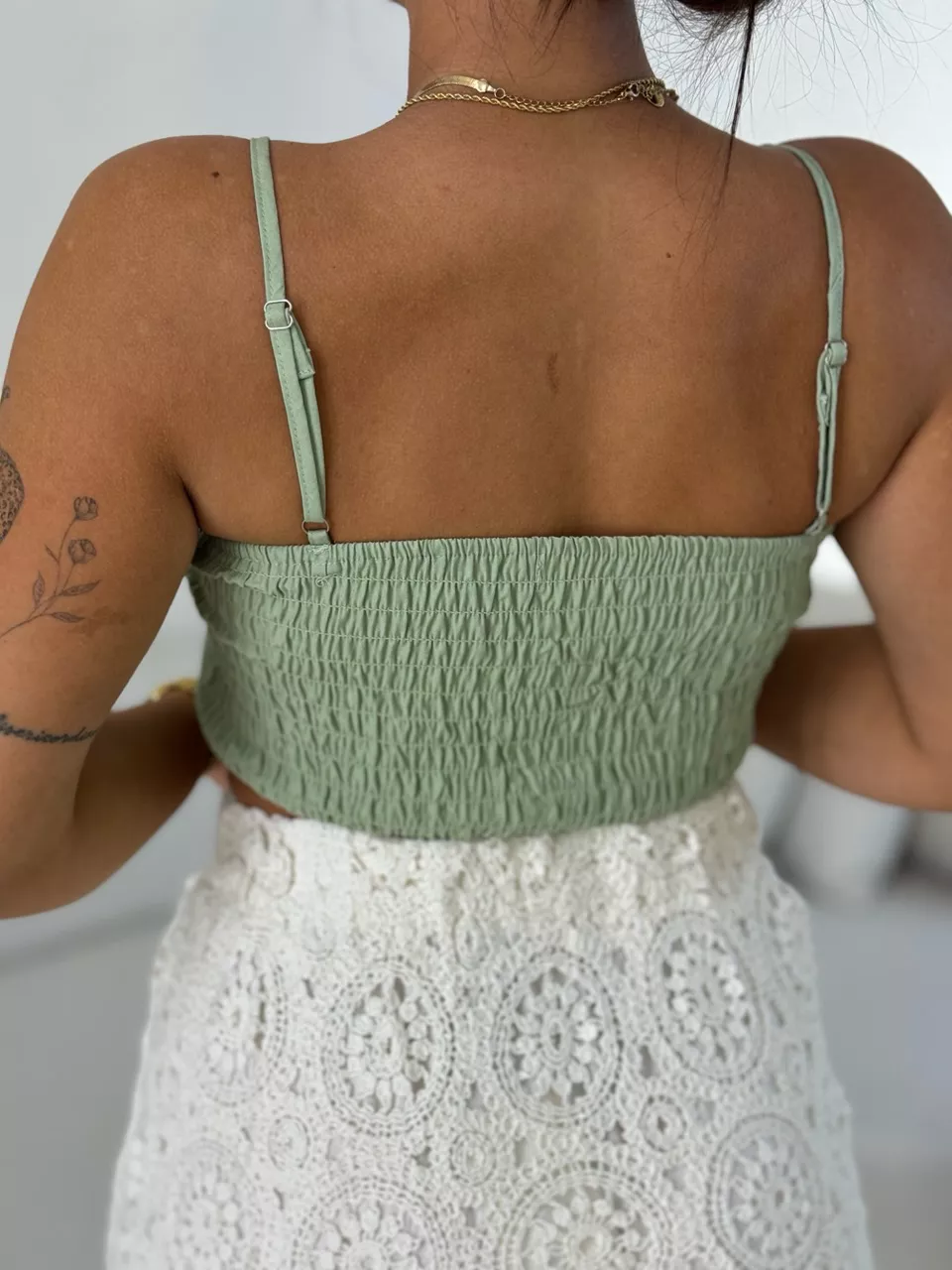 CROPPED MEL FLORES VERDE