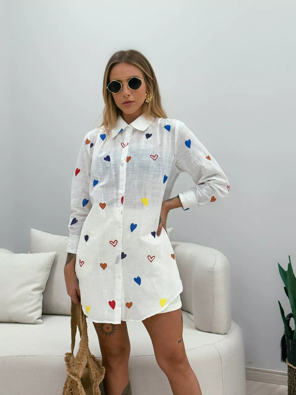CAMISA CAMILA CORAÇÕES OFF