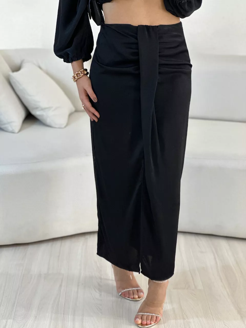SAIA ESTHER ACETINADA PRETA - 0055110033 - CAROLLA FERRARO