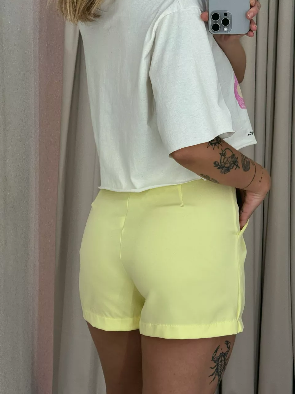 SHORT SAIA MAÍSA CURTO AMARELO