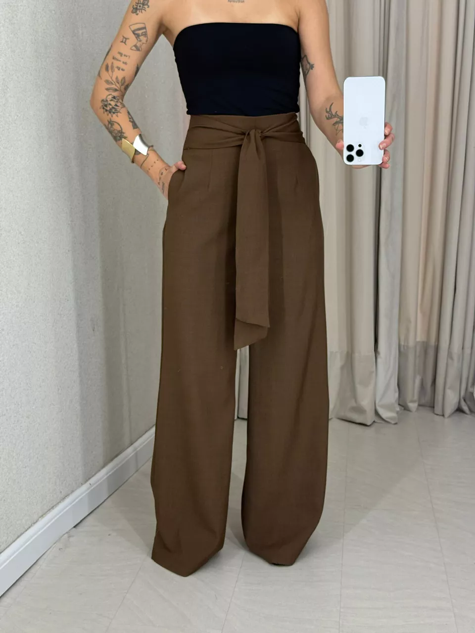 CALÇA CHARLOTTE AMARRAÇÃO MARROM - 0064130054 - CAROLLA FERRARO