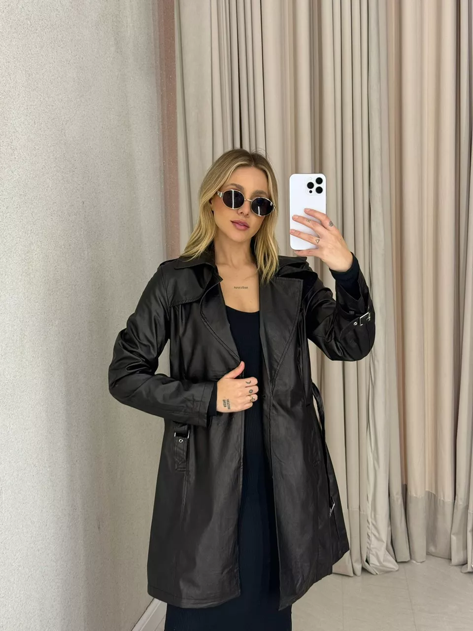 SOBRETUDO LUÍSA COURO FAKE PRETO