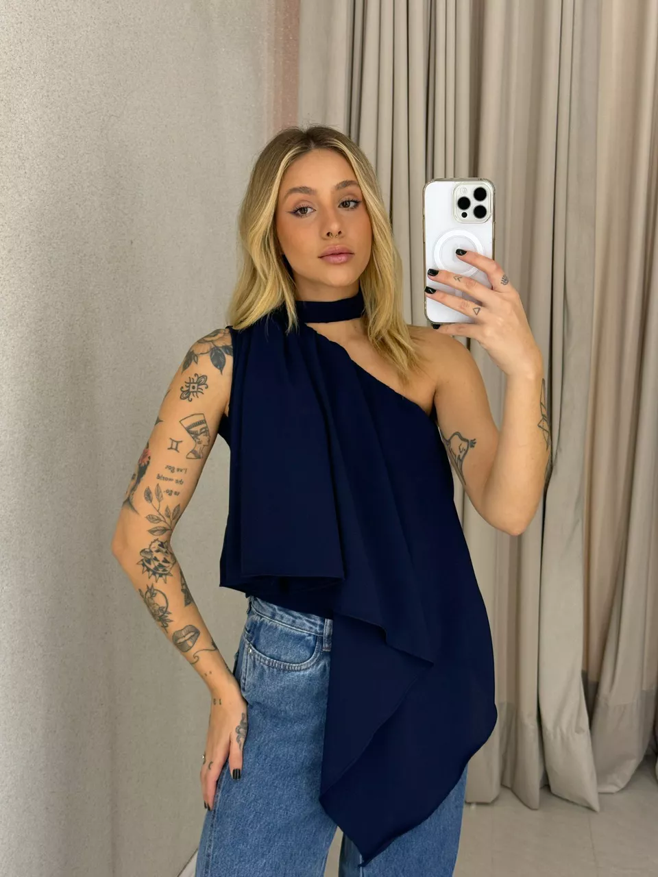 BLUSA ZOE GOLA ASSIMÉTRICA MARINHO - 0061870055 - CAROLLA FERRARO
