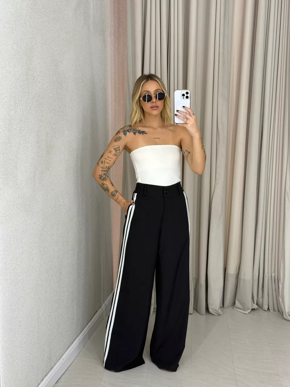CALÇA KATHERINE LISTRAS PRETA