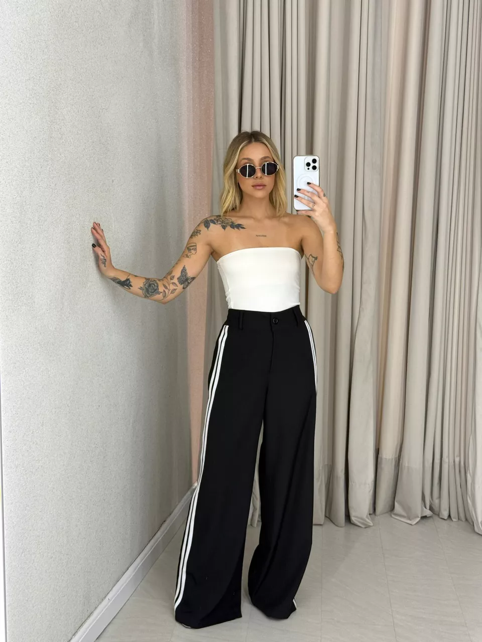 CALÇA KATHERINE LISTRAS PRETA
