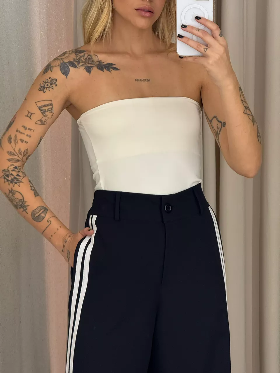 CALÇA KATHERINE LISTRAS PRETA
