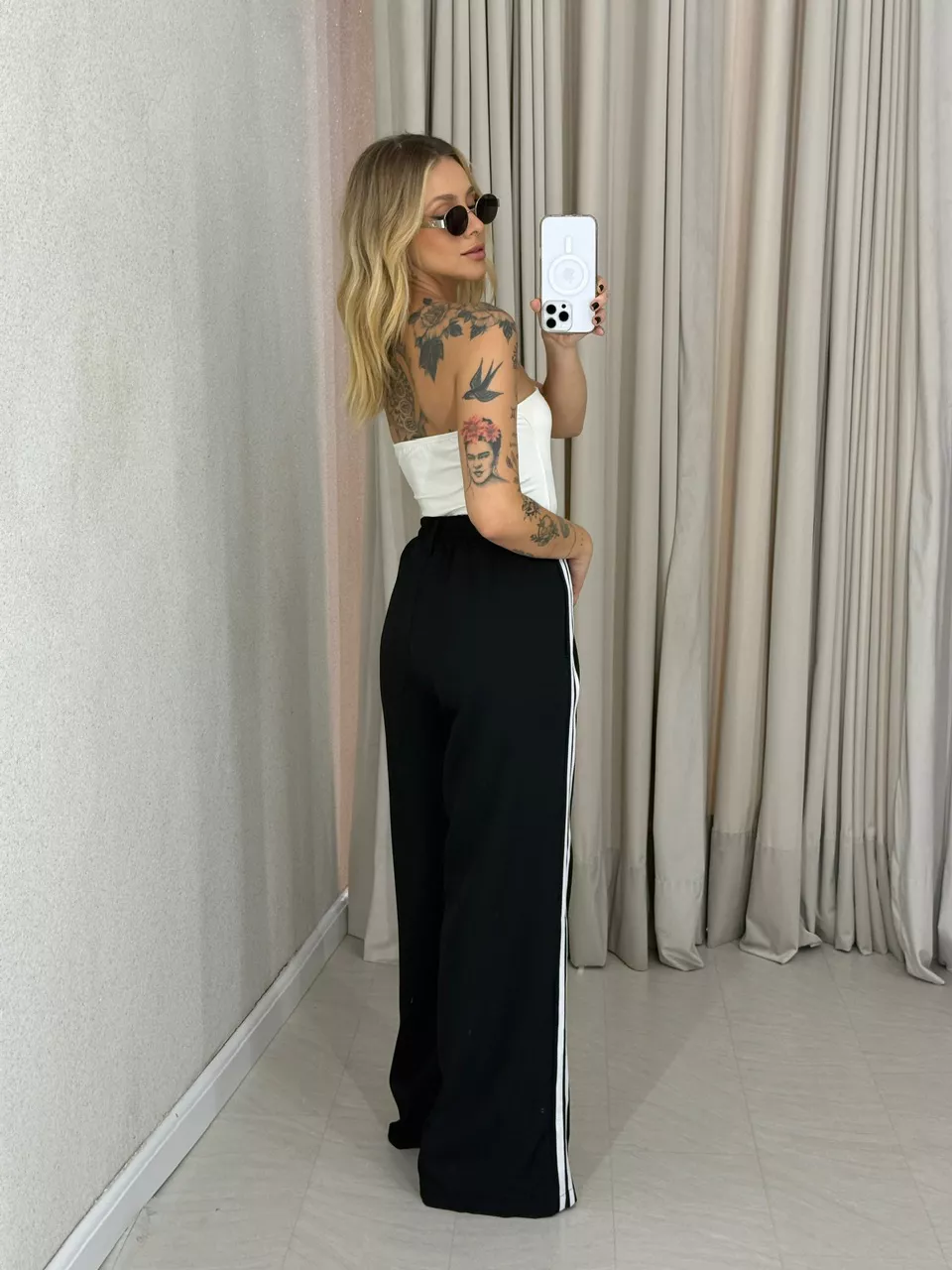 CALÇA KATHERINE LISTRAS PRETA