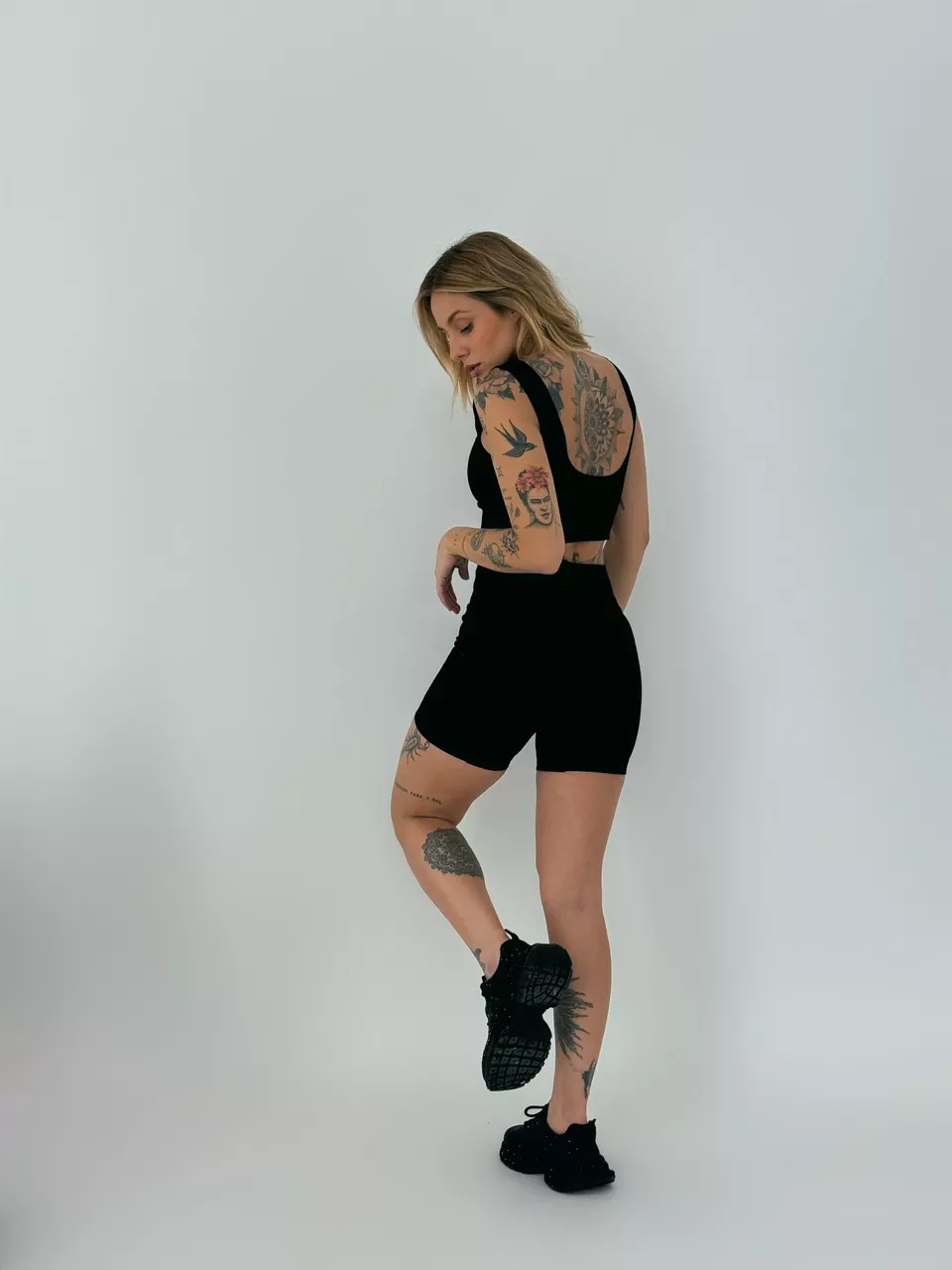 SHORT FITNESS CÓS ALTO PRETO