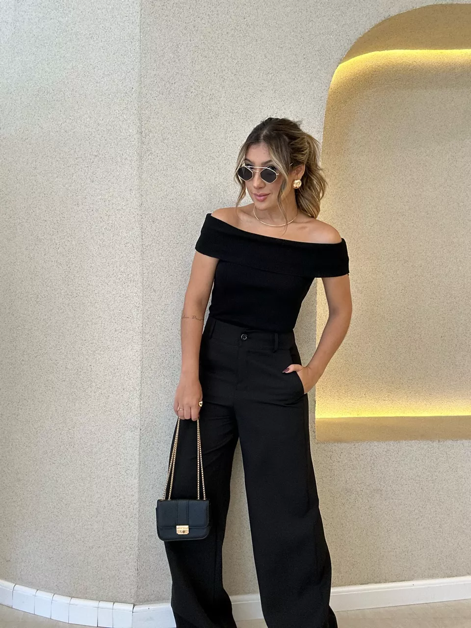 BLUSA ARIANA OMBRO A OMBRO PRETA - 0061070033 - CAROLLA FERRARO