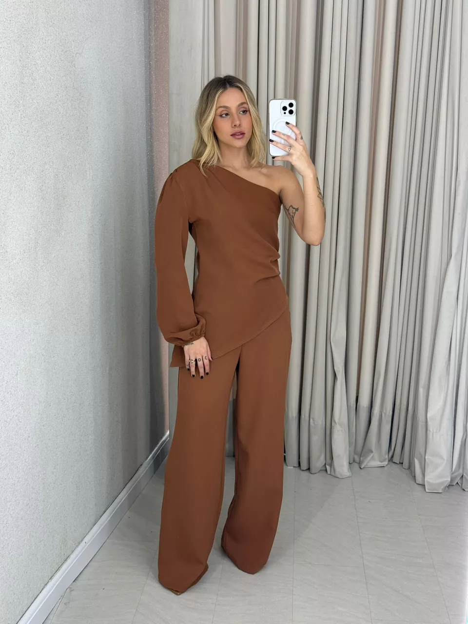 CONJUNTO DENISE NULA MANGA MARROM - 0063340054 - CAROLLA FERRARO