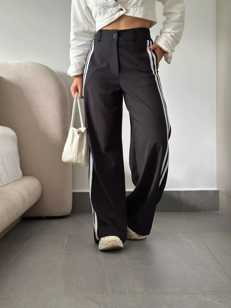 CALÇA KATHERINE LISTRAS PRETA