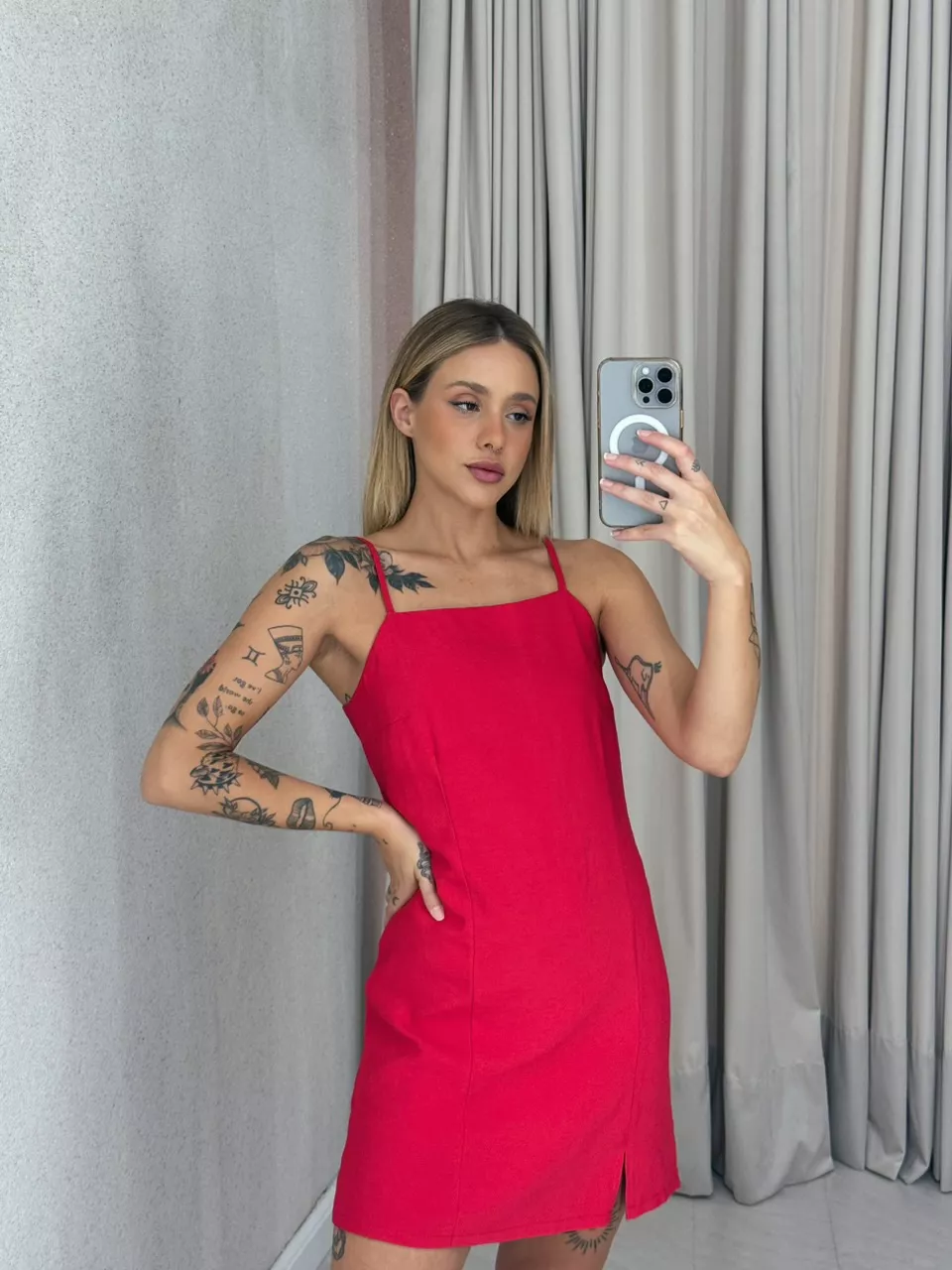 VESTIDO LEONORA CURTO VERMELHO