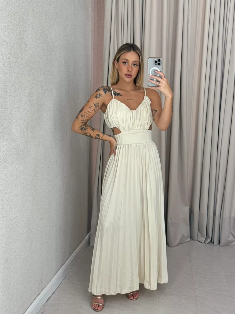 VESTIDO ZARA PLISSADO MARFIM - 0059320056 - CAROLLA FERRARO