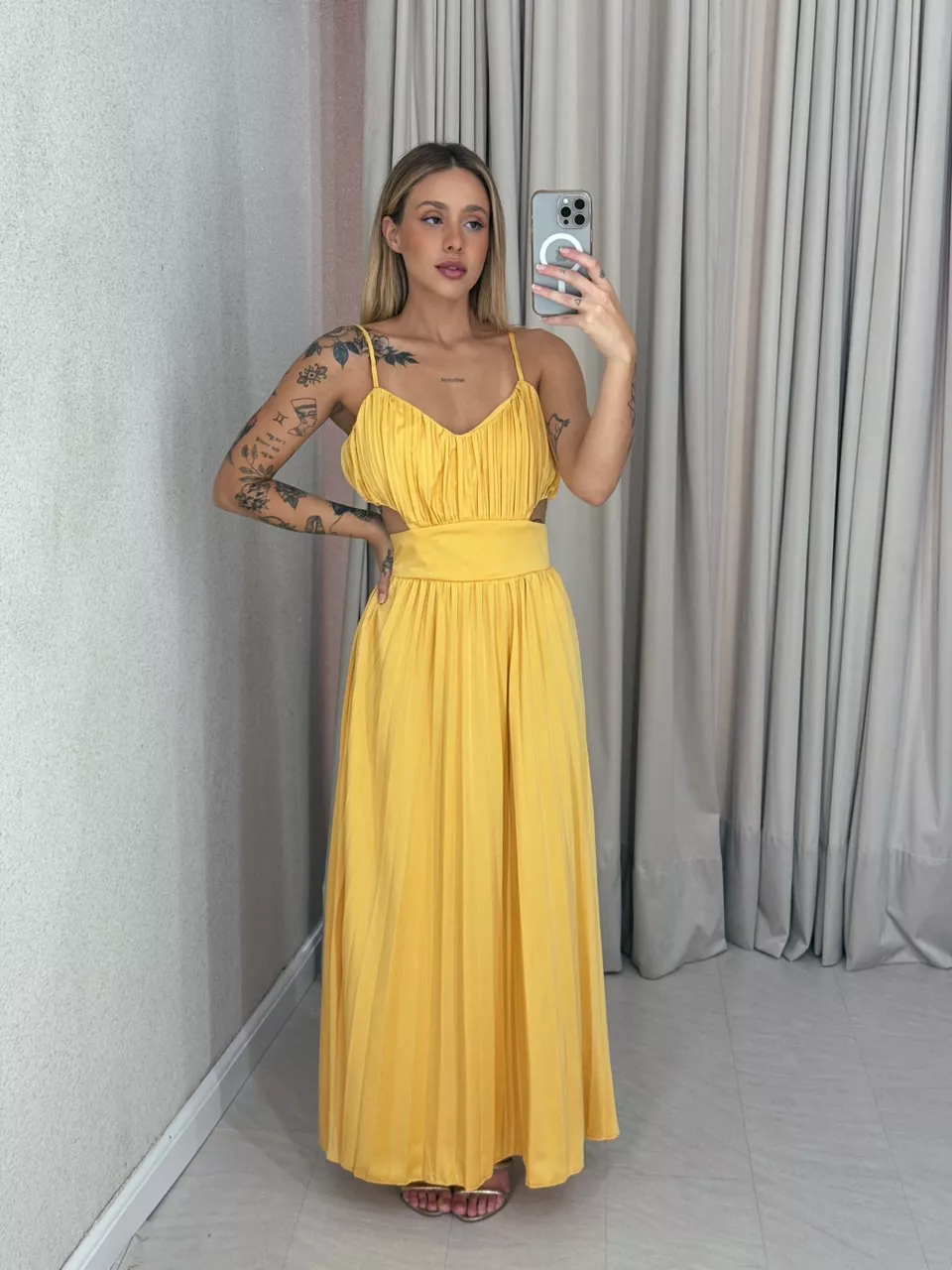 VESTIDO ZARA PLISSADO MOSTARDA